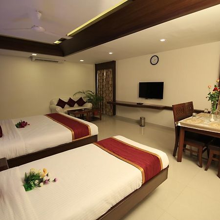Kr Residency Hotel Kanadukattan Exterior photo