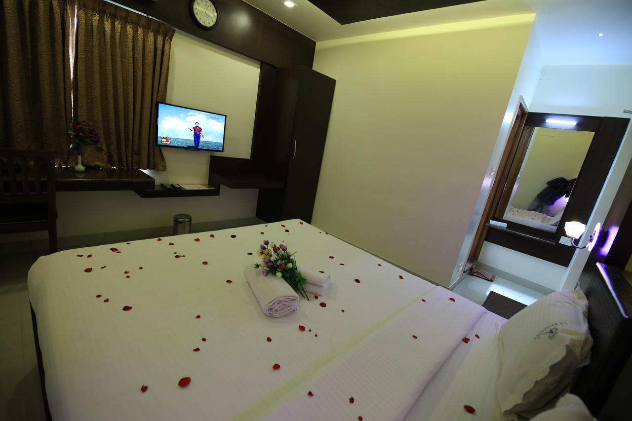 Kr Residency Hotel Kanadukattan Exterior photo
